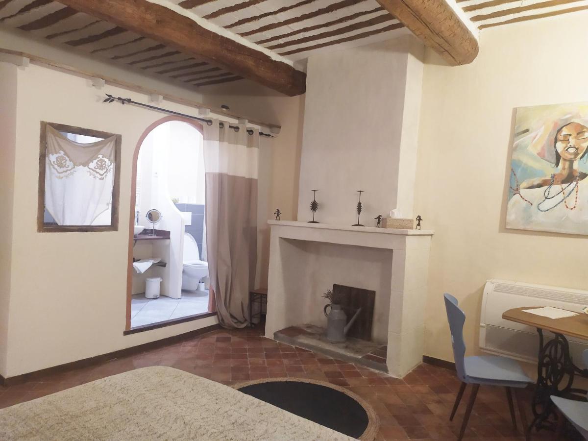 Chambre D'Hotes Face Au Lavoir Méthamis Kültér fotó