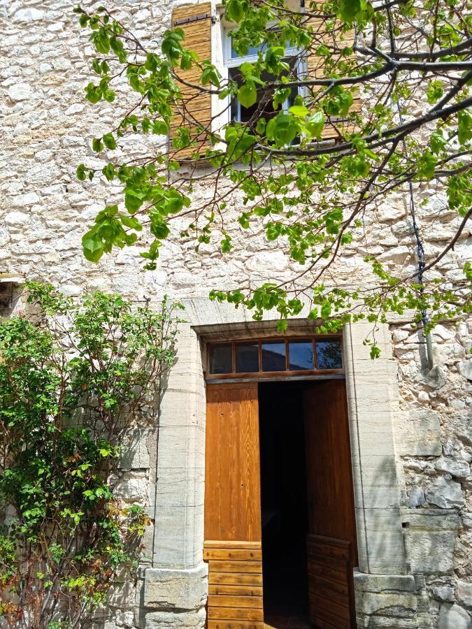Chambre D'Hotes Face Au Lavoir Méthamis Kültér fotó
