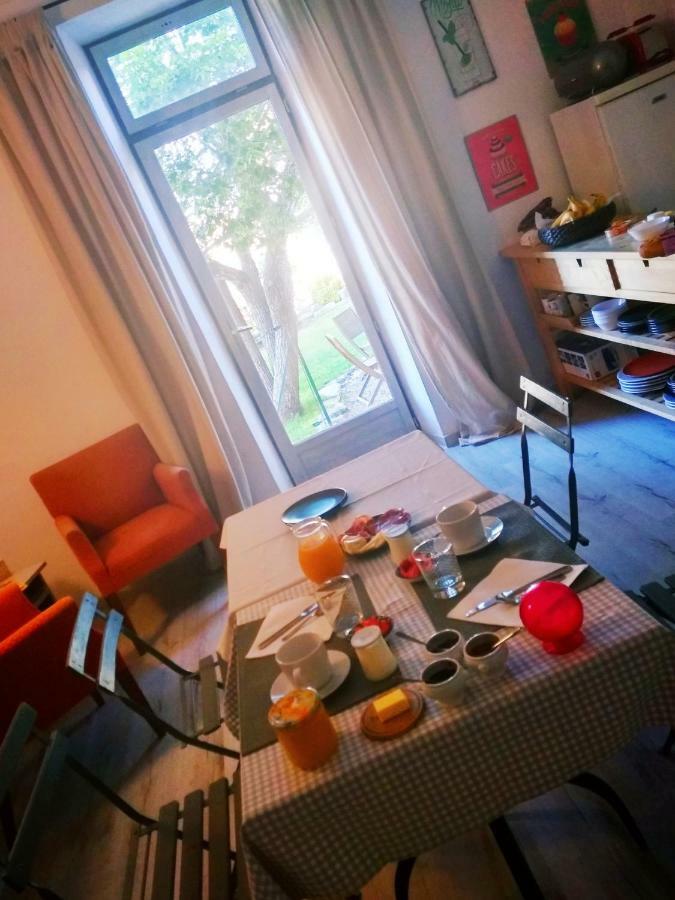 Chambre D'Hotes Face Au Lavoir Méthamis Kültér fotó